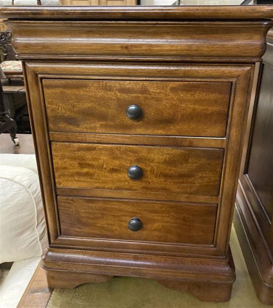 A pair of modern mahogany three drawer bedside chests, width 49cm depth 42cm height 66cm